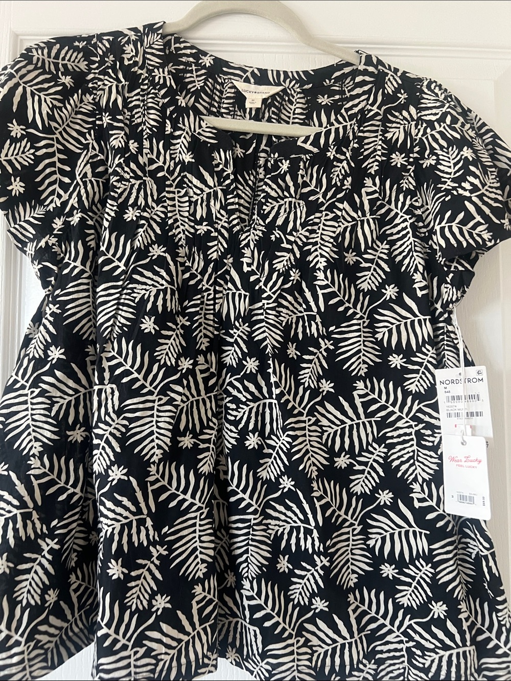 Lucky Brand Black and White Leaf-Print Short Sleeve Blouse